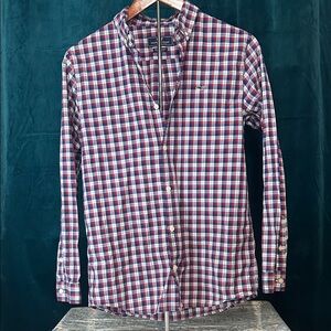 EUC Vineyard Vines Checkered Button Down Shirt - Red and Blue